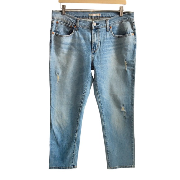 Levi’s Boyfriend Distressed Light Wash Denim Jeans Size 30 - Picture 1 of 17